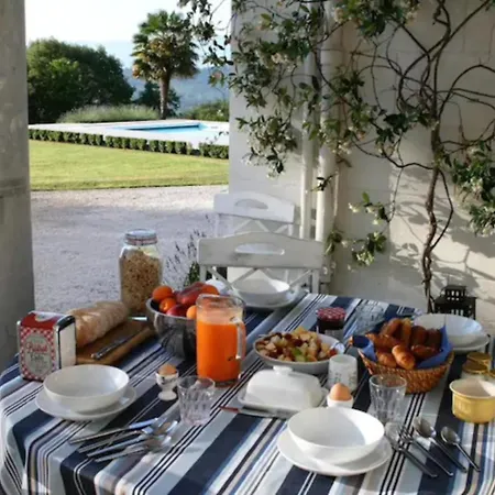 Chateau Mont Joly Bed and Breakfast 4*
