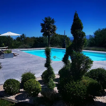 Chateau Mont Joly Bed and Breakfast 4*